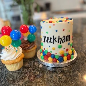 Ballon cluster cake or cupcake toppers